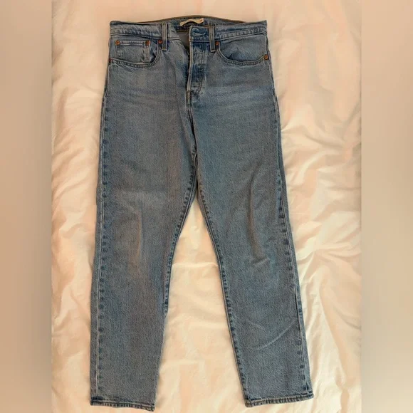 Levi’s Wedgie Straight Jeans - Picture 1 of 4
